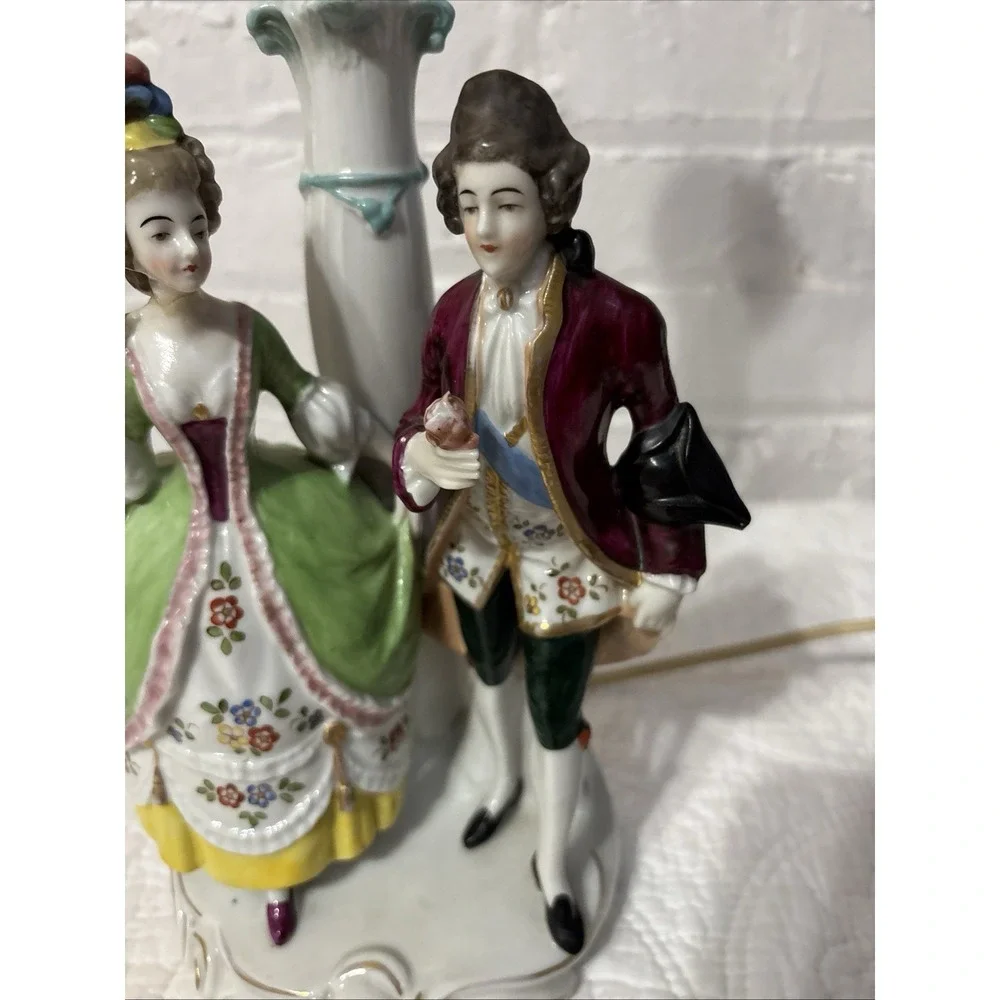 Vintage Porcelain Colonial Style Made In Germany Table Lamp. 15 In. Tested‎